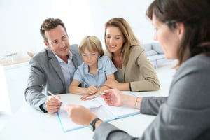 Family meeting with tax consultant about child dependents
